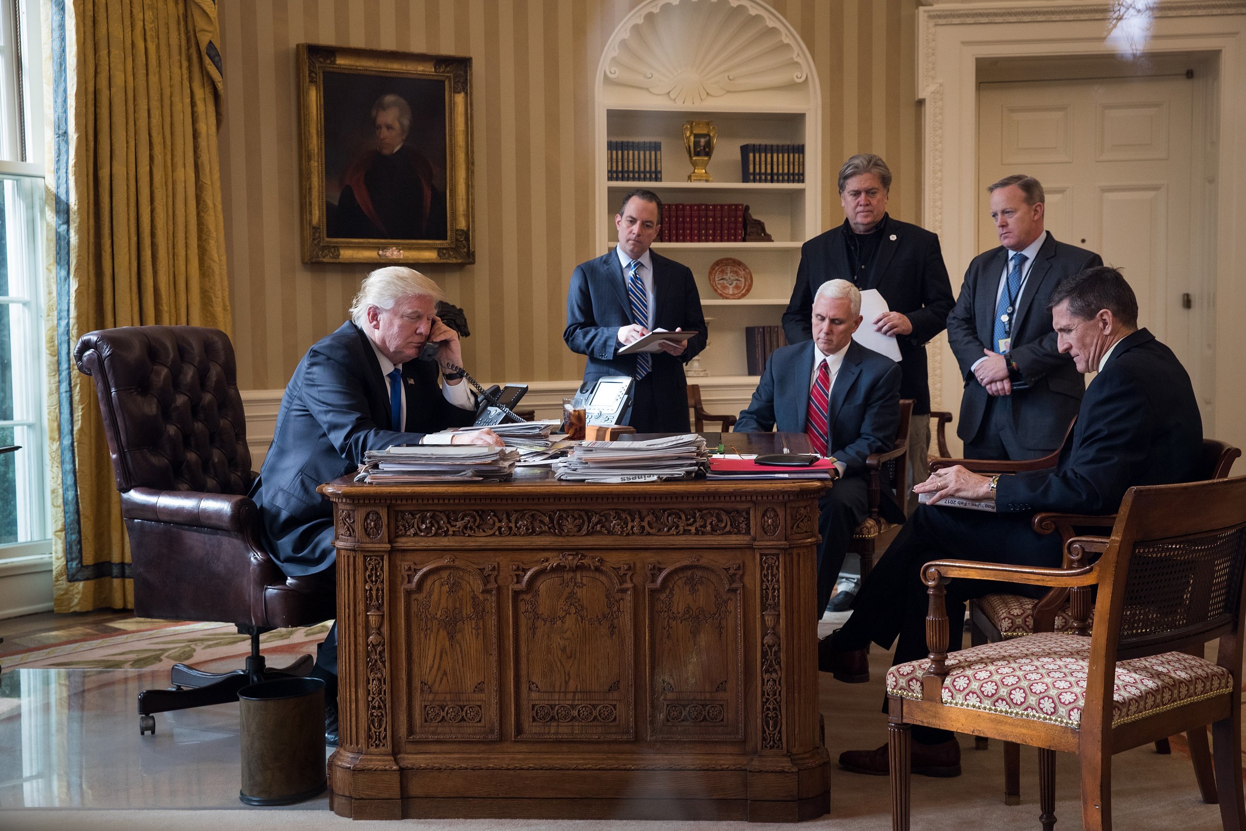 Donald Trump, Reince Priebus, Steve Bannon, Sean Spicer and Mike Flynn
