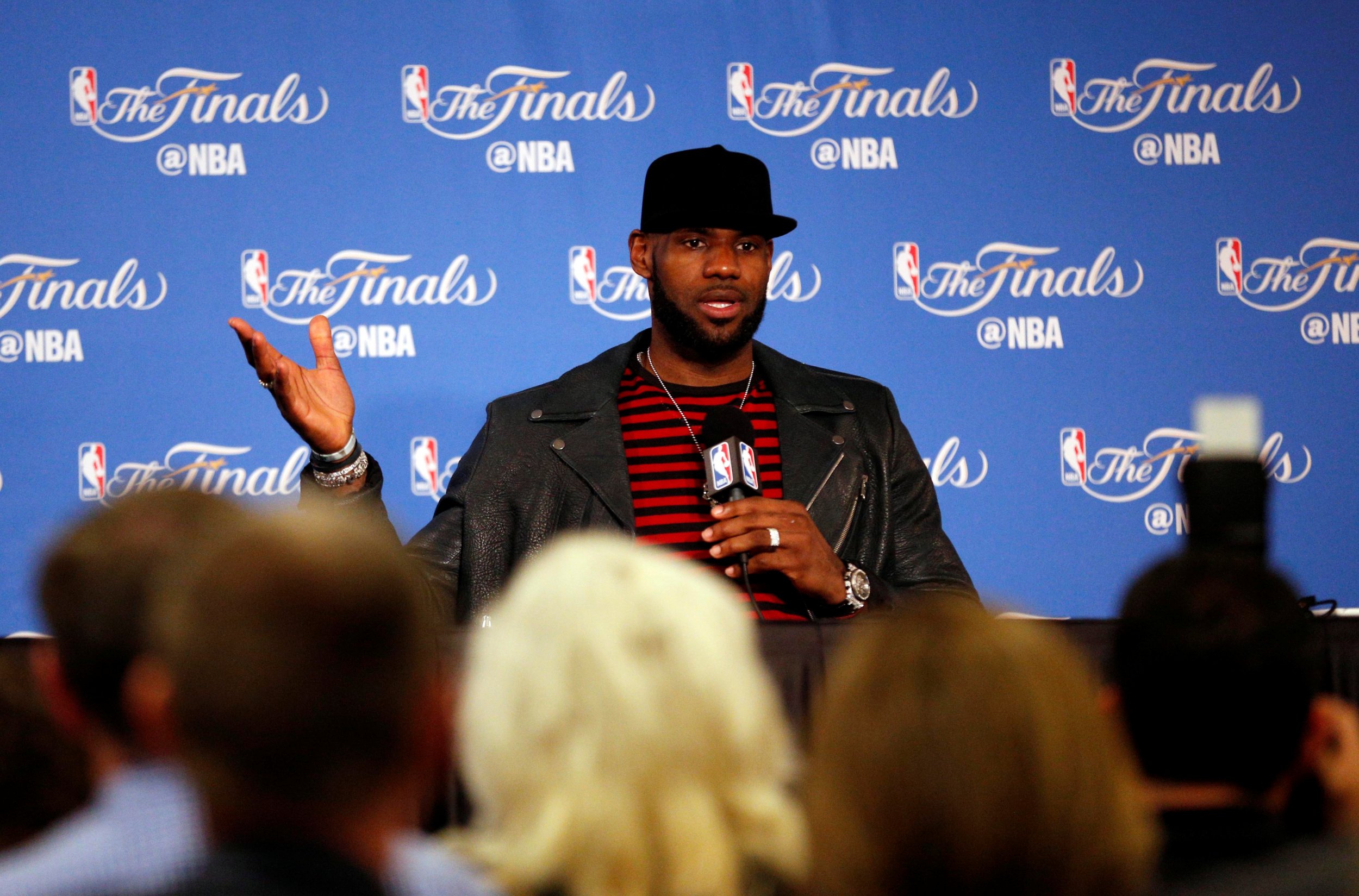 Lebron James Is Better Than Michael Jordan After Calling Trump A Bum