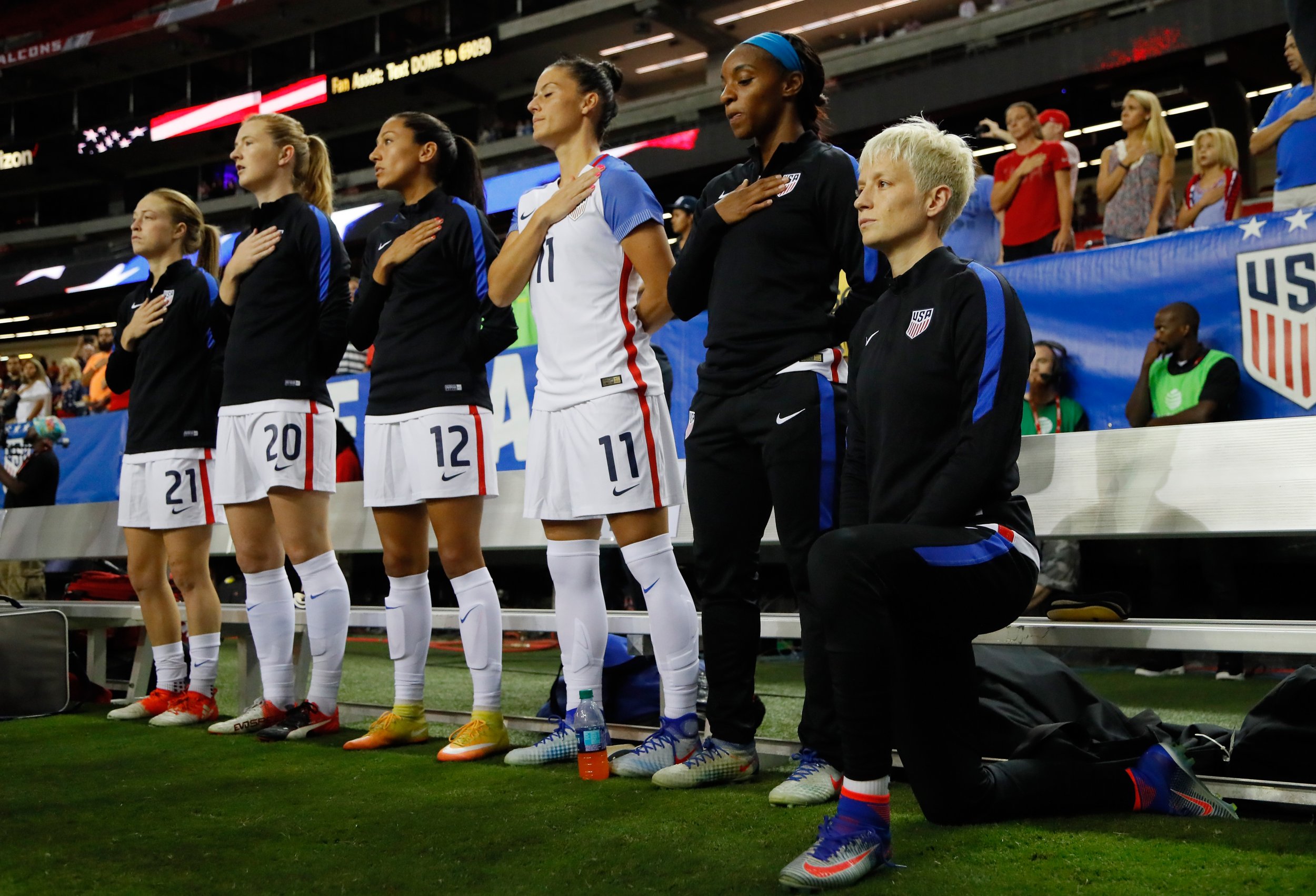 Us Soccer Bans Kneeling During The Anthem Like Donald Trump Wants For The Nfl Newsweek 