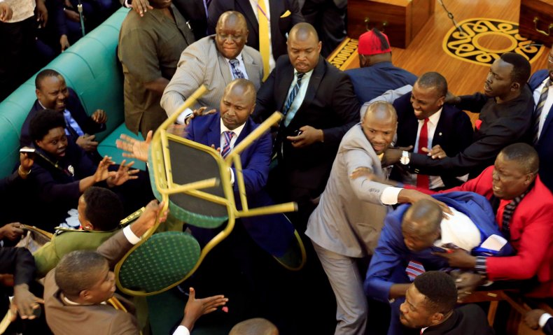 0928_Uganda_parliament