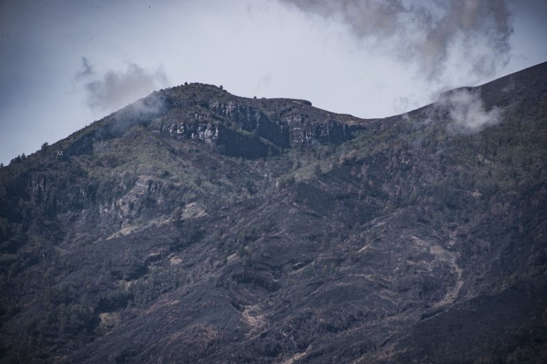 10_02_mount_agung