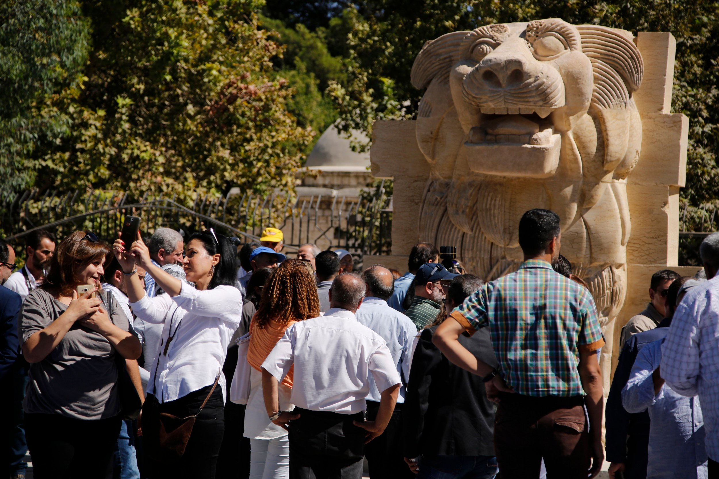 Syria's Ancient Palmyra Lion Saved From ISIS And Brought Back To Life ...