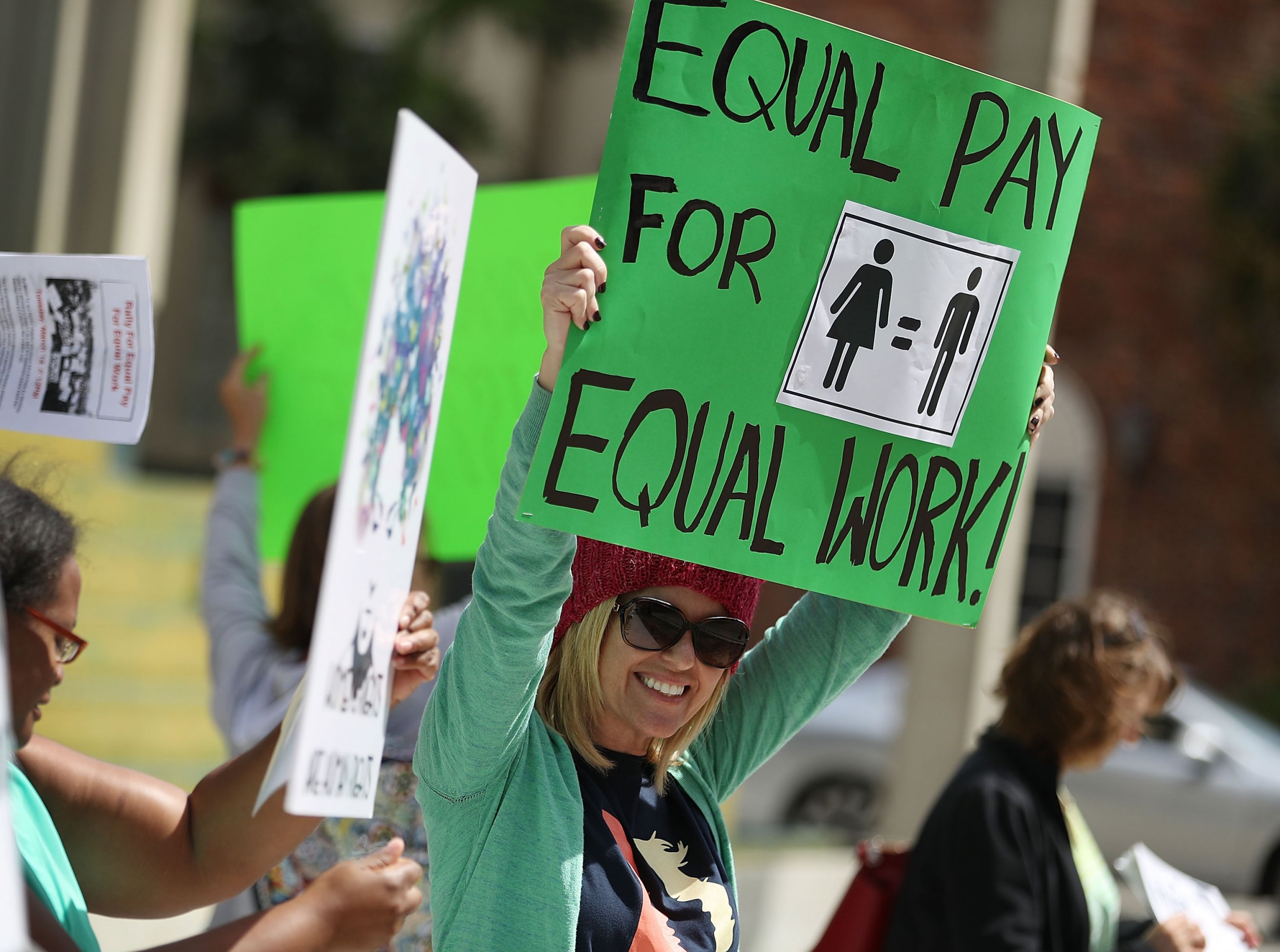 Women Fight For Equal Pay But The Gender Pay Gap Wont Budge Newsweek 0207