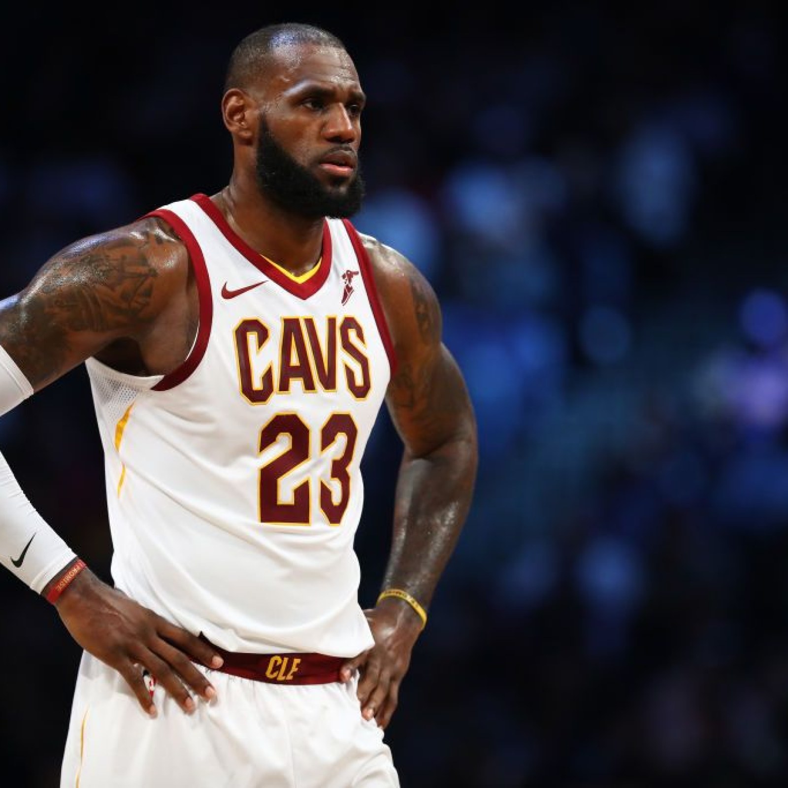 LeBron James Flirts With Cleveland Cavaliers, Risks Legacy