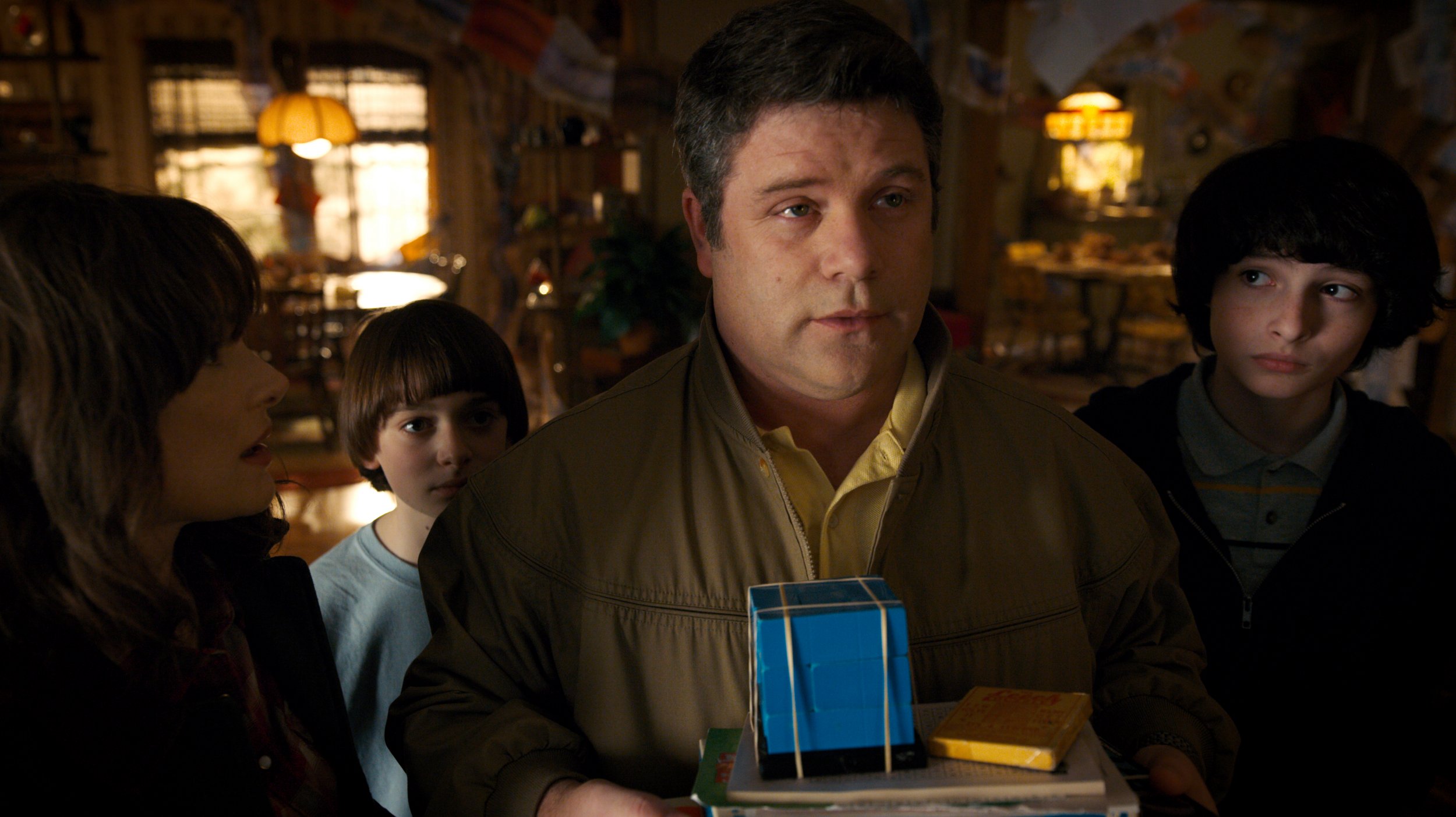 Sean Astin Talks Stranger Things 2 That Goonies Reference And