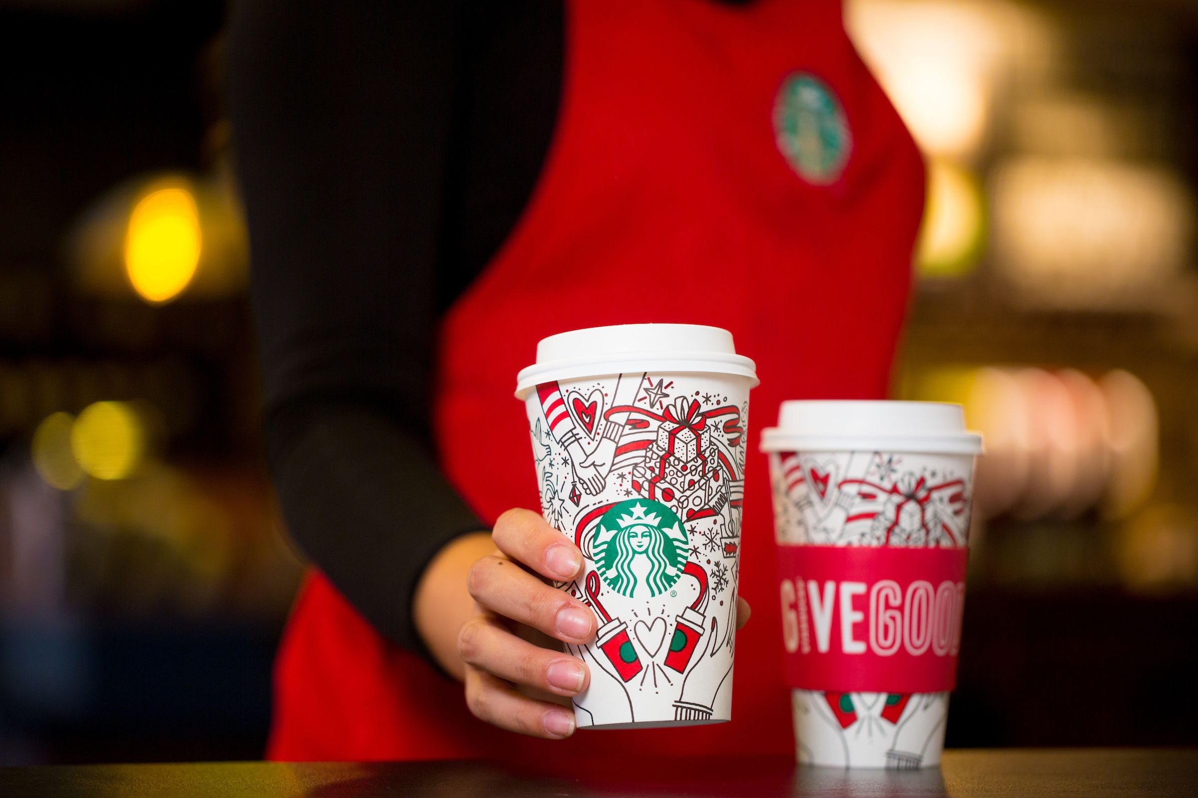 https://d.newsweek.com/en/full/698228/starbucks-red-cup-no-longer-red.jpg