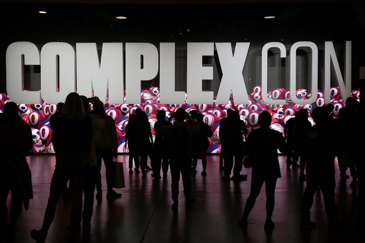 complexcon sign for complex networks story