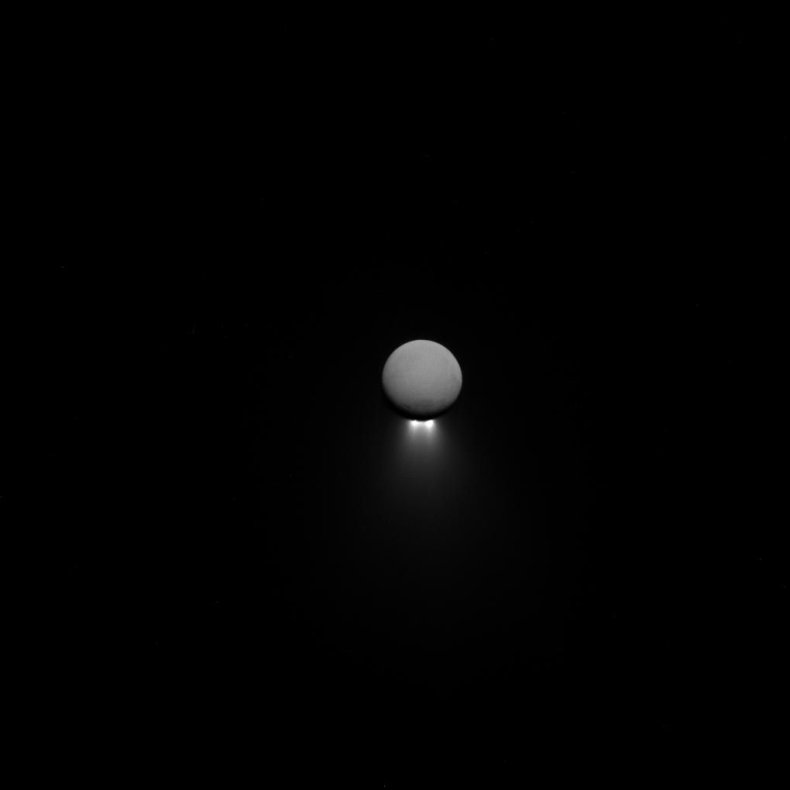 11_02_enceladus_jets
