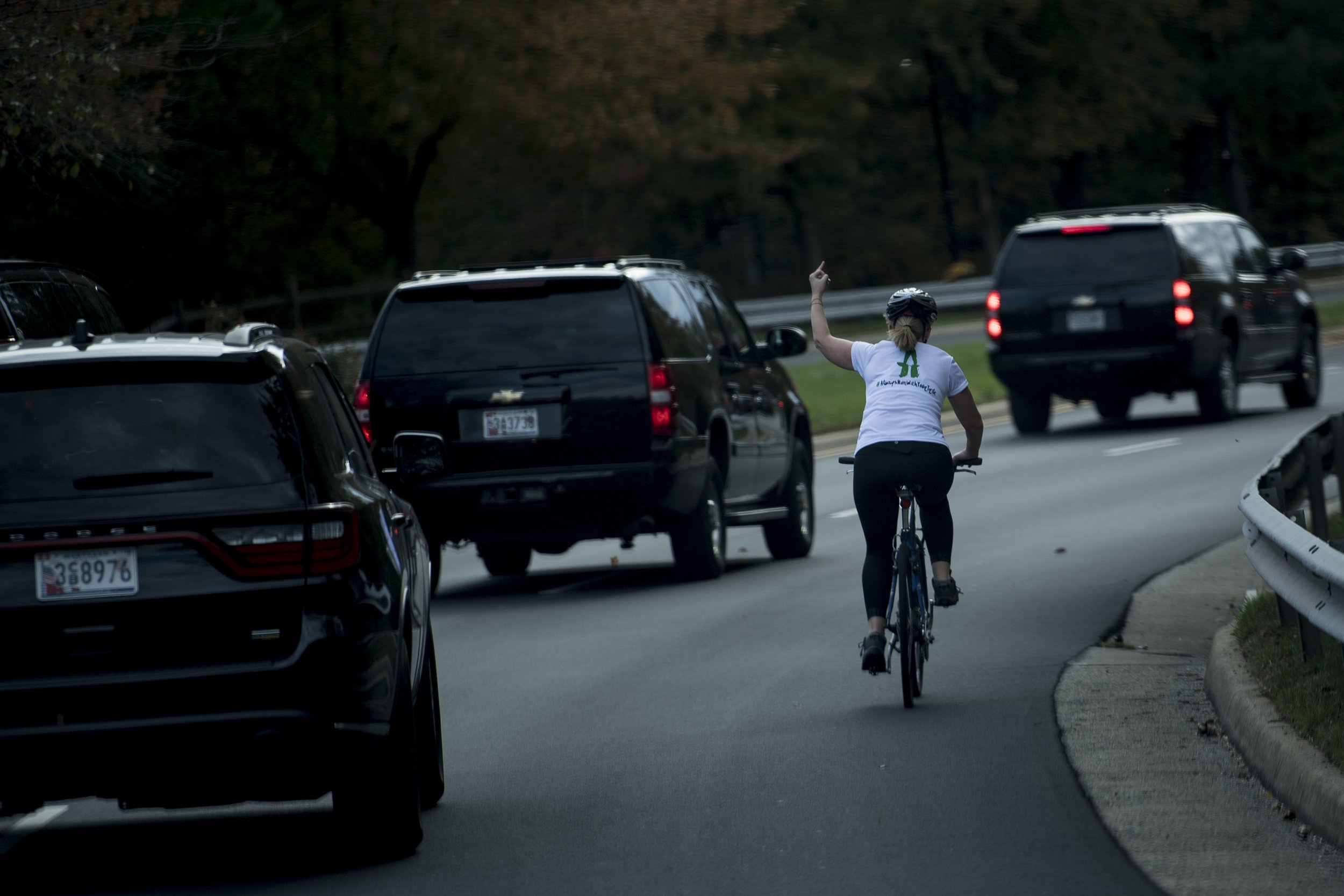 Woman Fired For Flipping Off Trumps Motorcade 4399