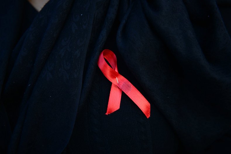 10_11_HIV