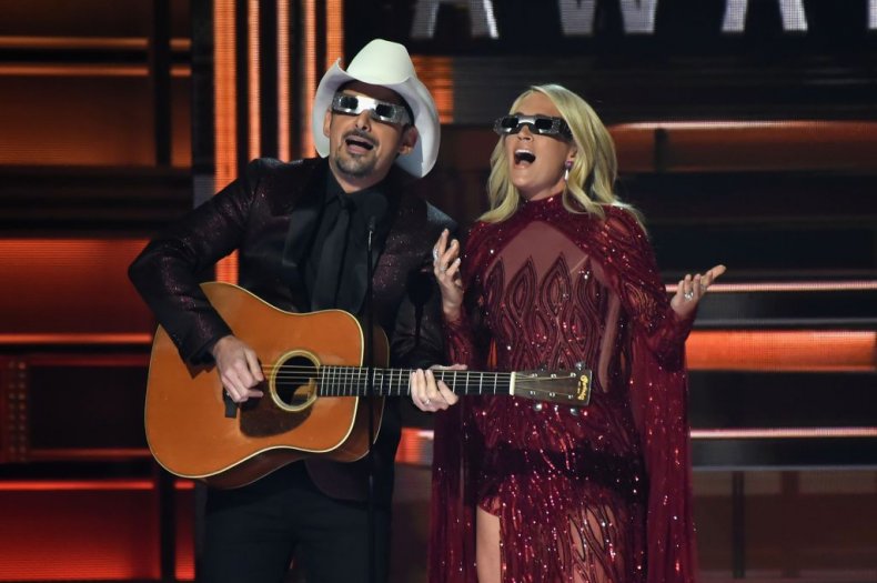 brad paisley cmas carrie underwood