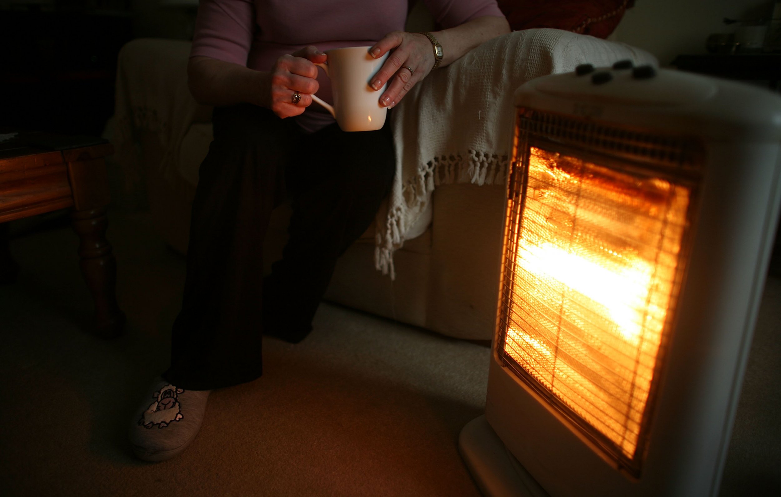 Man Dies In Sleep After Leaving Fans On When Temperatures Dropped