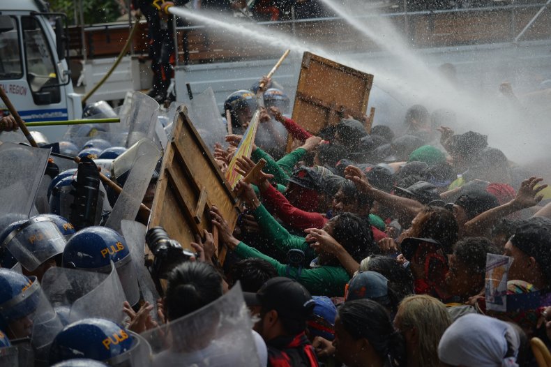 11_13_Philippines_protests