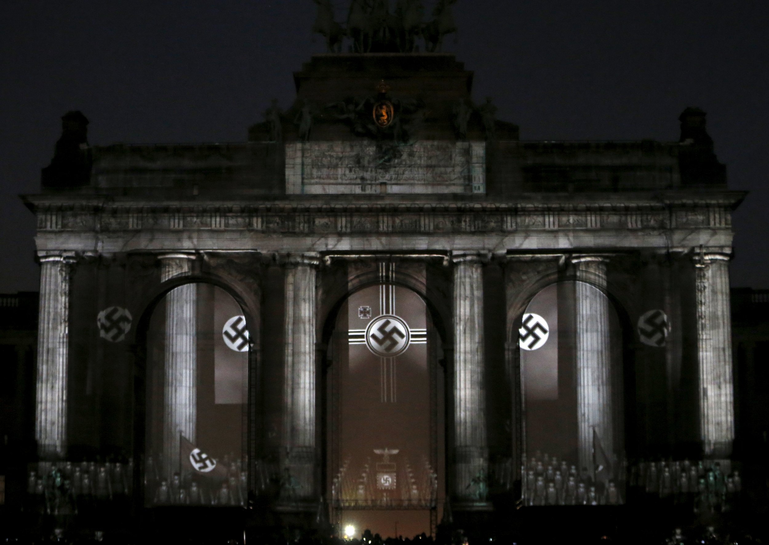 11_21_Nazi_Swastikas