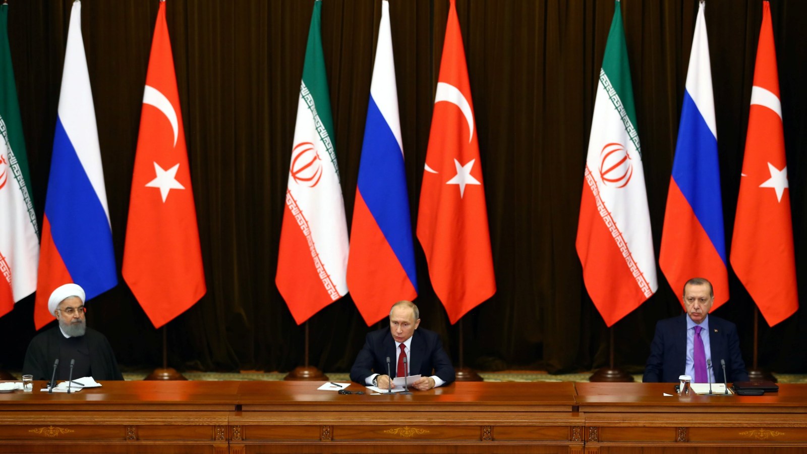 Watch Vladimir Putin S Handshake Knocks Over Furniture In Meeting With Turkey S Erdogan