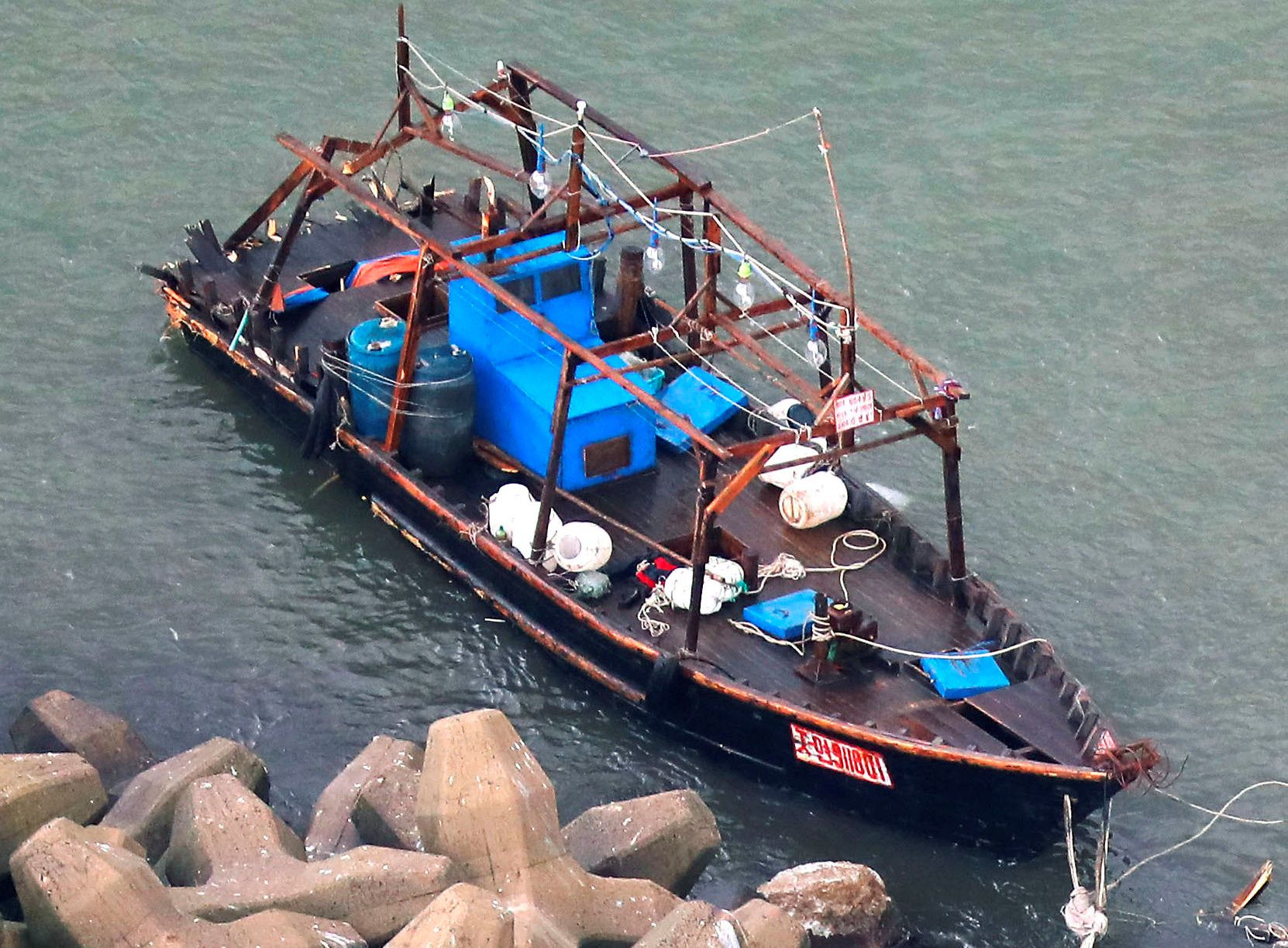 11_28_North_Korea_Boat