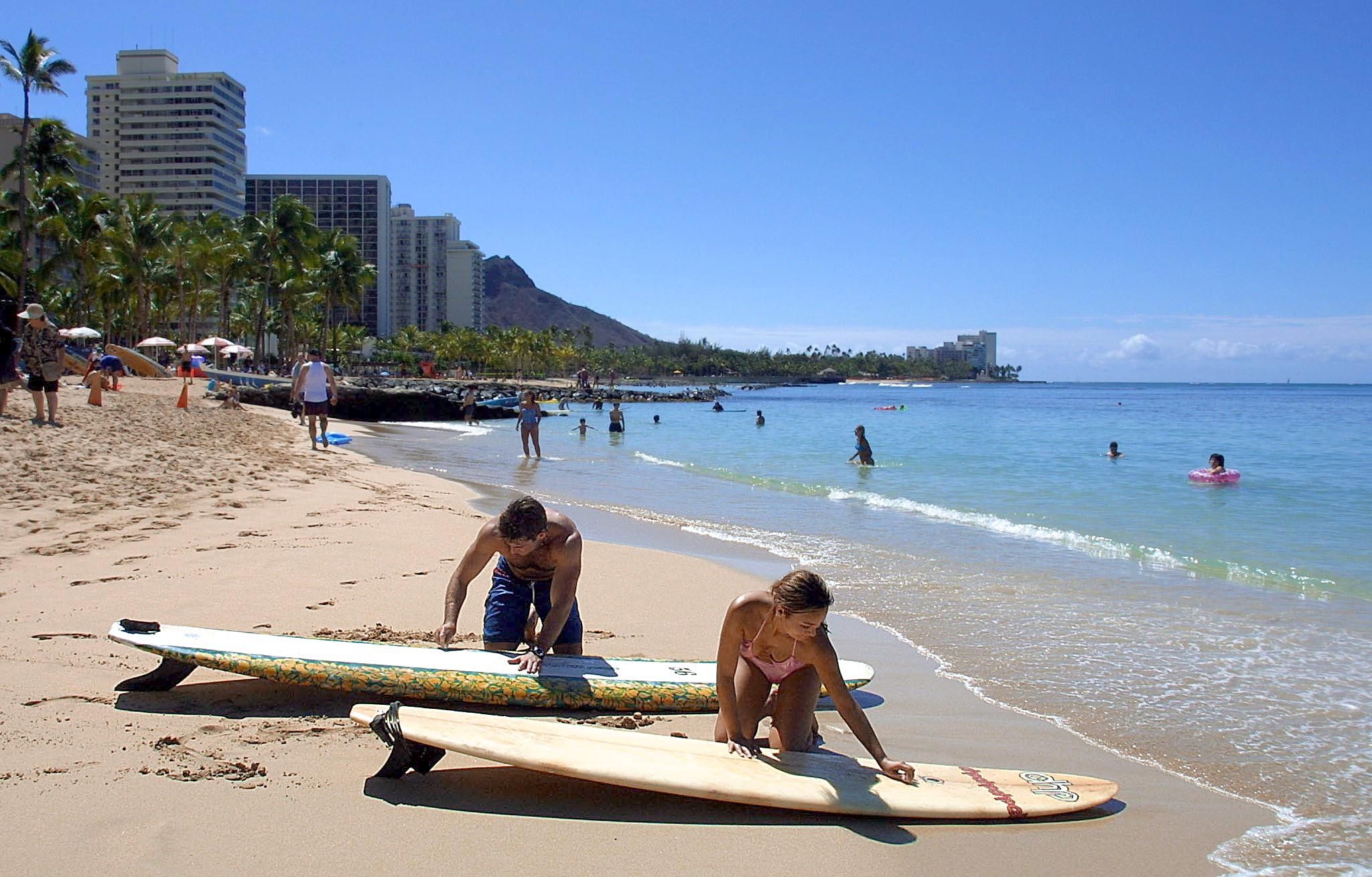 poor-door-separates-low-income-renters-from-rich-residents-at-hawaii