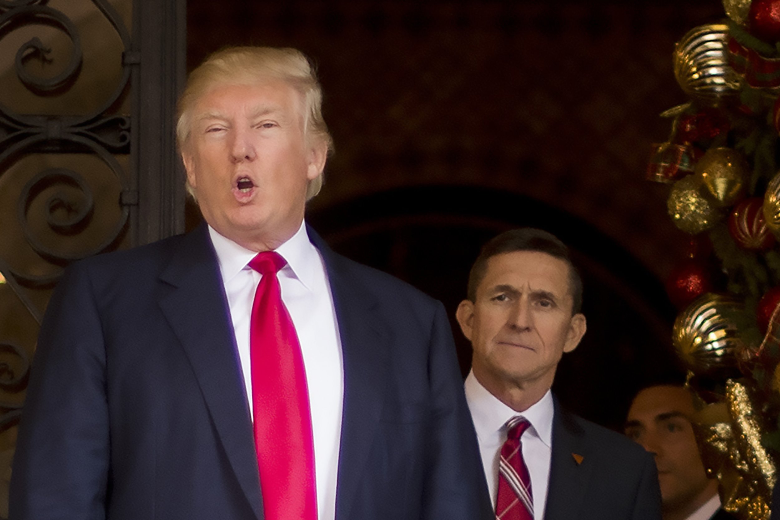 Donald Trump, Michael Flynn