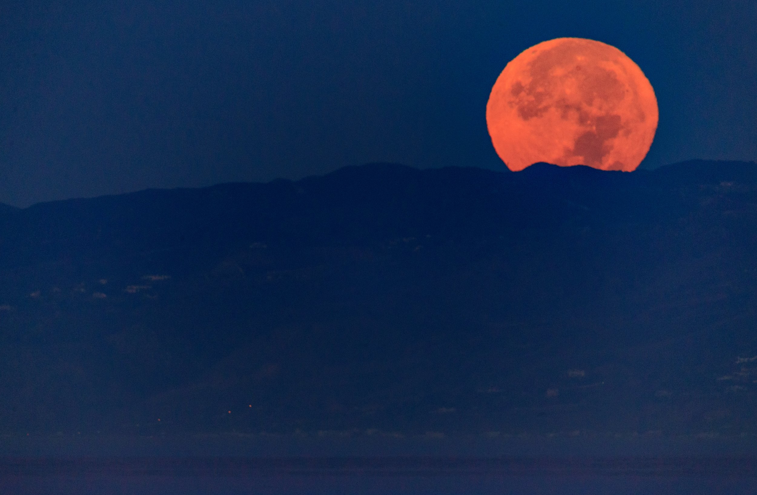 What Is A Full Cold Moon Everything To Know About The Supermoon