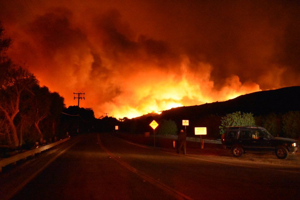 California Wildfire: One Dead, Hundreds Evacuated As Thomas Fire ...