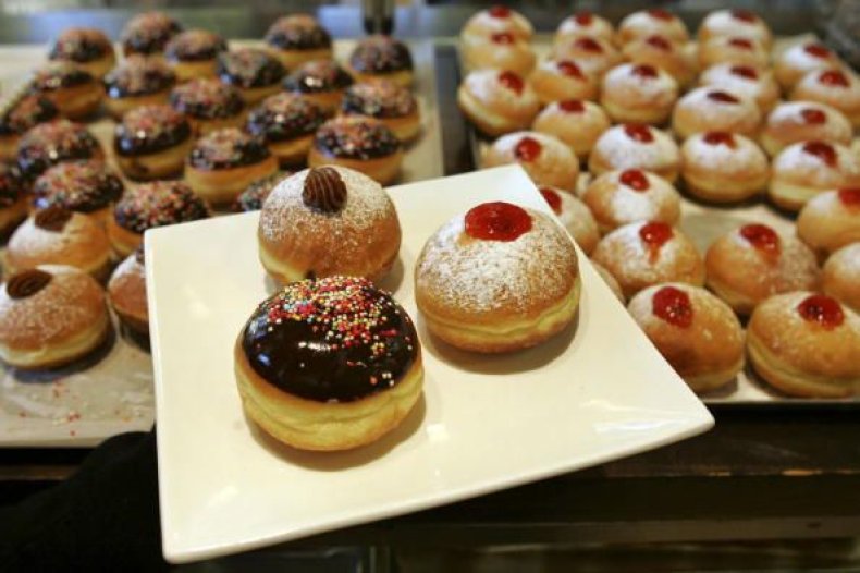12_05_Hanukkah_sufganiyot