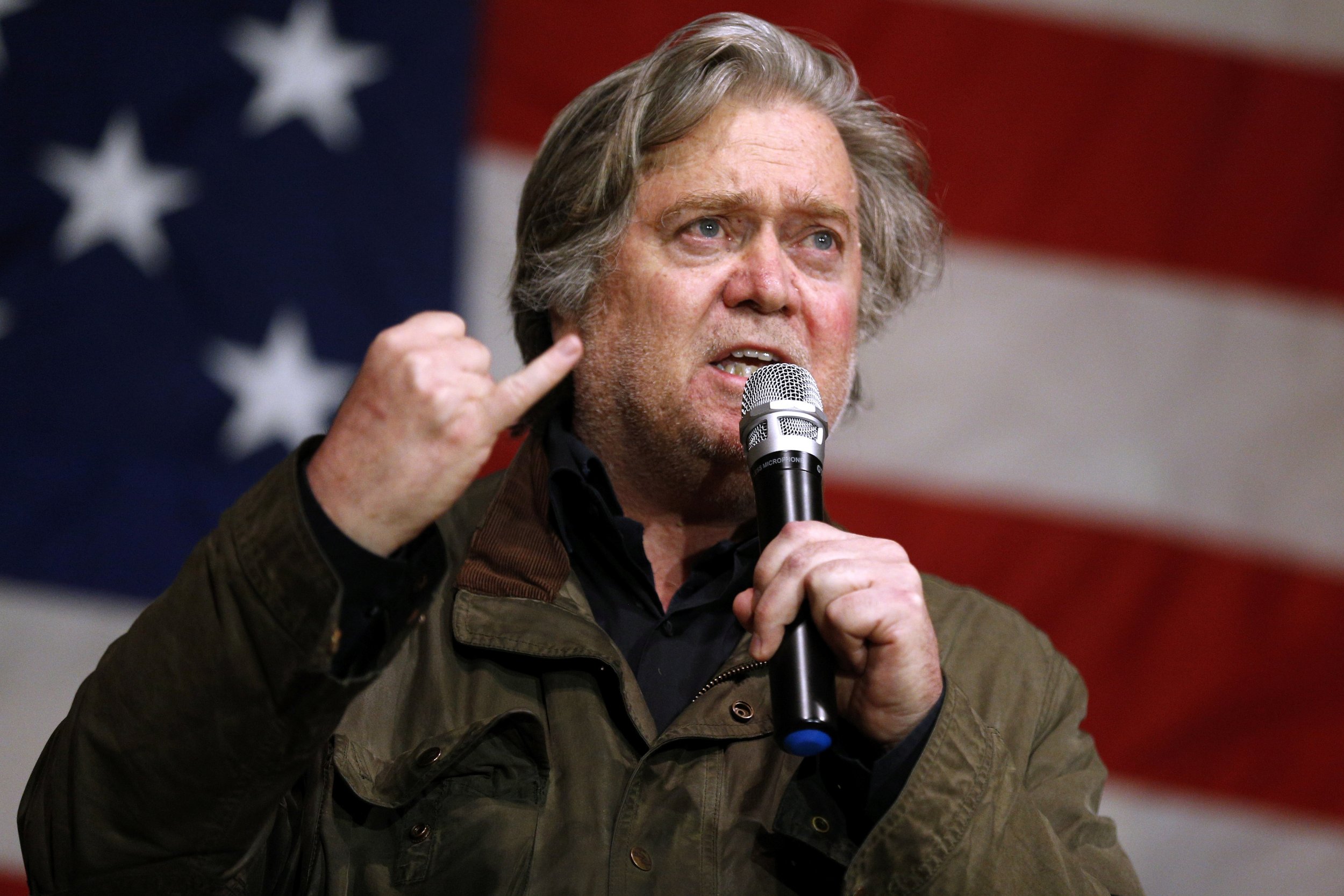 steve bannon twitter breitbart war