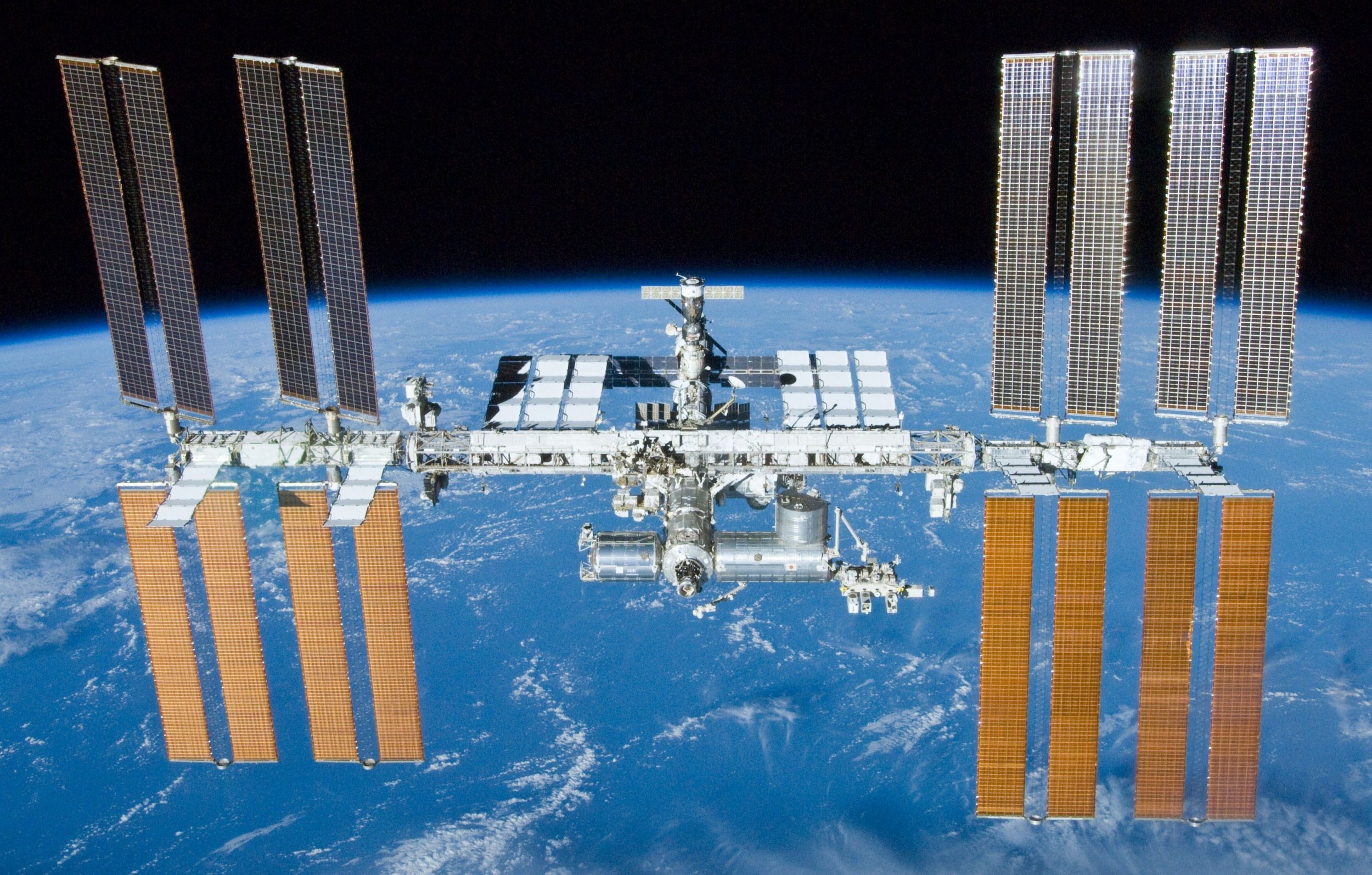 space hotel russia iss tourist
