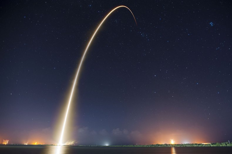 1_3_Falcon 9 Dragon