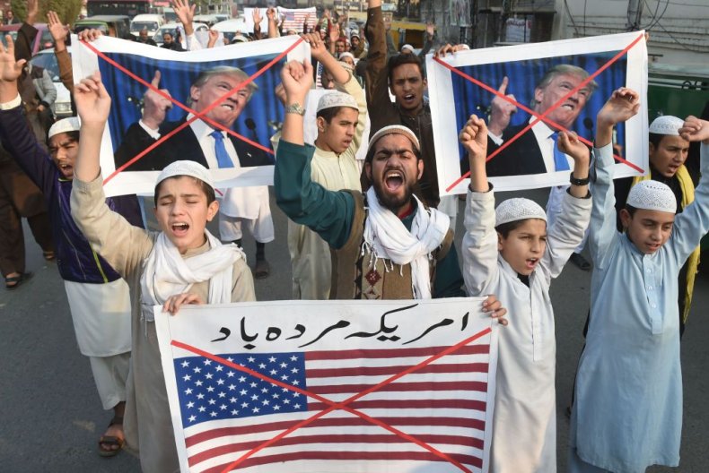 10518_Pakistan_Protests