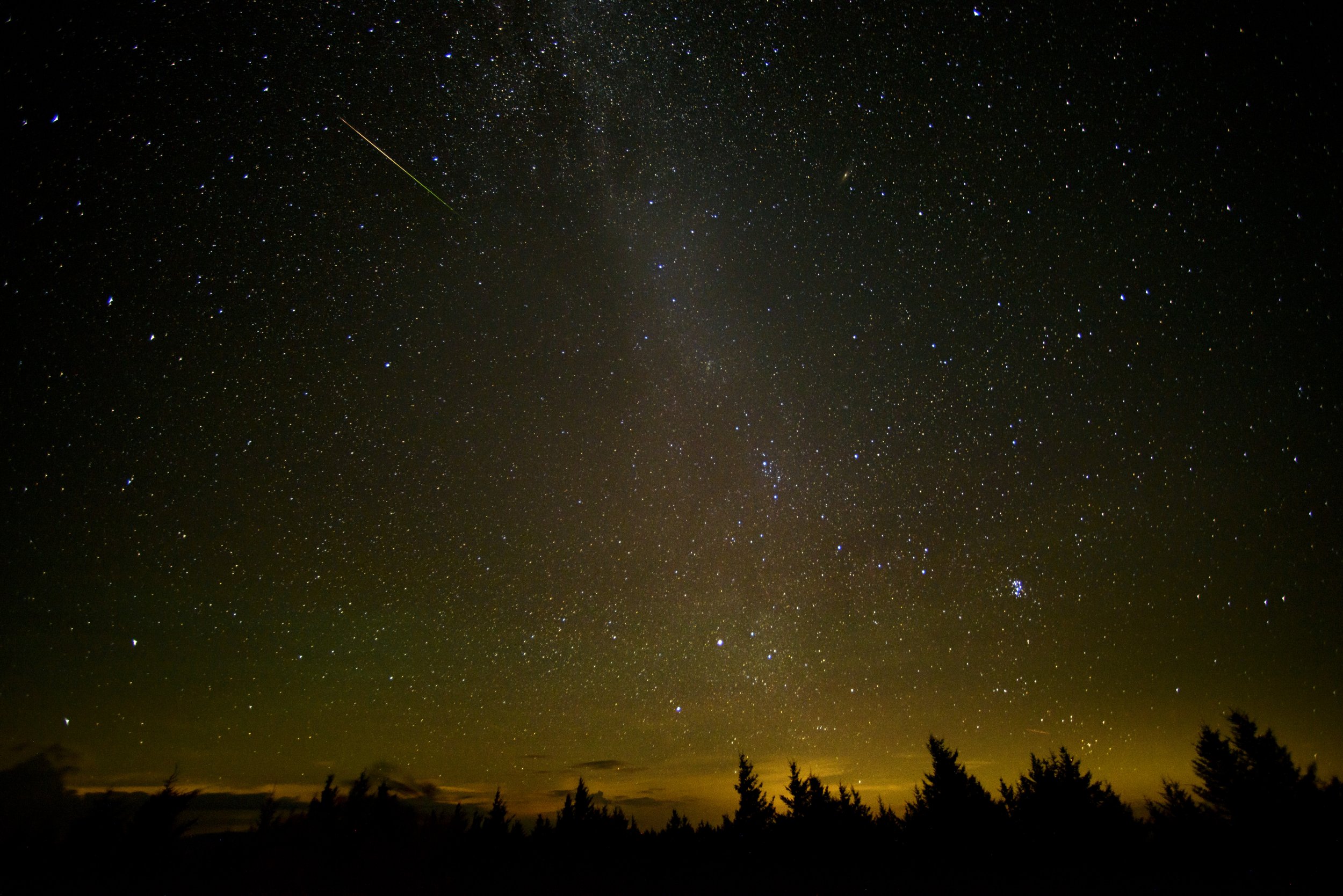 Video Meteor Streaking Across the Sky Captured by Police Dashcam