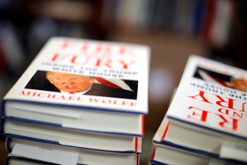 2018-01-08T190122Z_1075369114_RC1252D83A60_RTRMADP_3_USA-TRUMP-BOOK