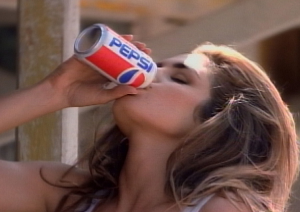 Cindy Crawford is Recreating Iconic Pepsi Commercial for Super Bowl LII