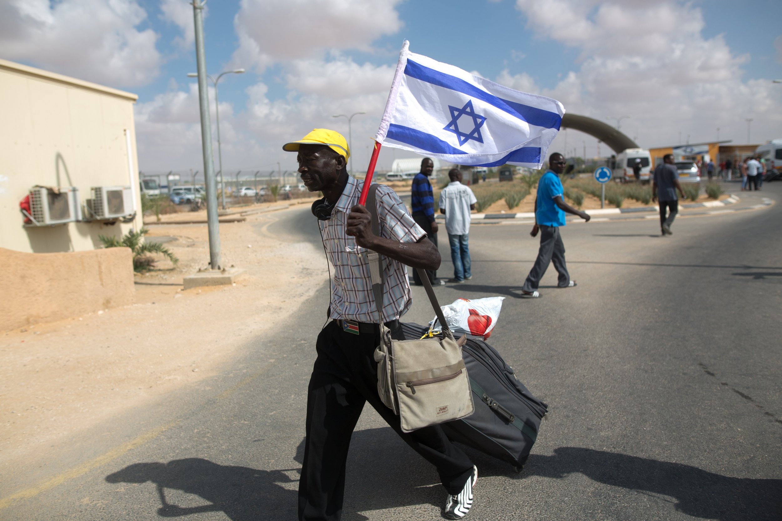 Israel Will Hire Civilians to Capture African Migrants and Refugees ...