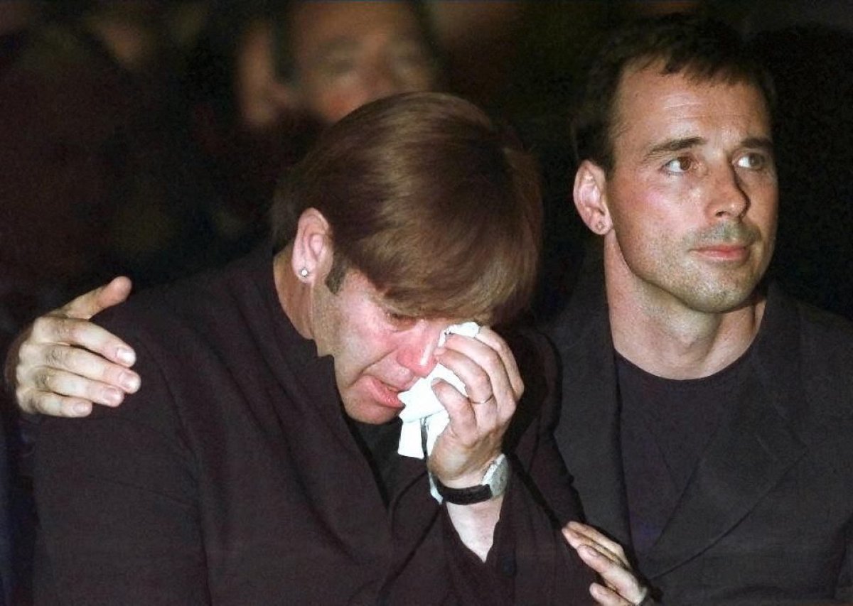 Elton John cries at Gianni Versace's funeral