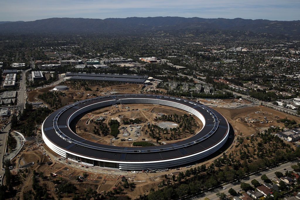 apple headquarters where tim cook