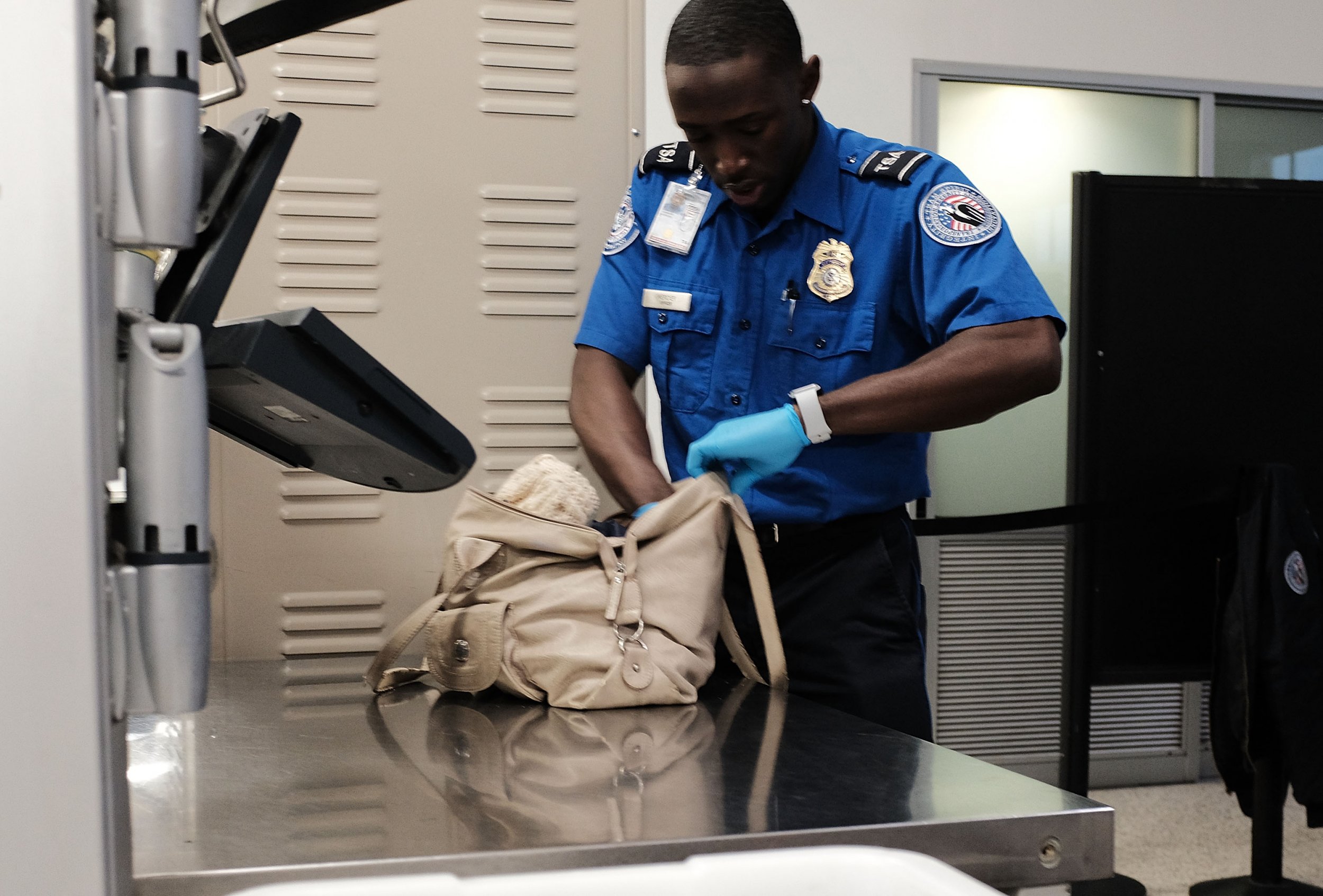 Seattle tsa worker arrested on voyeurism charge