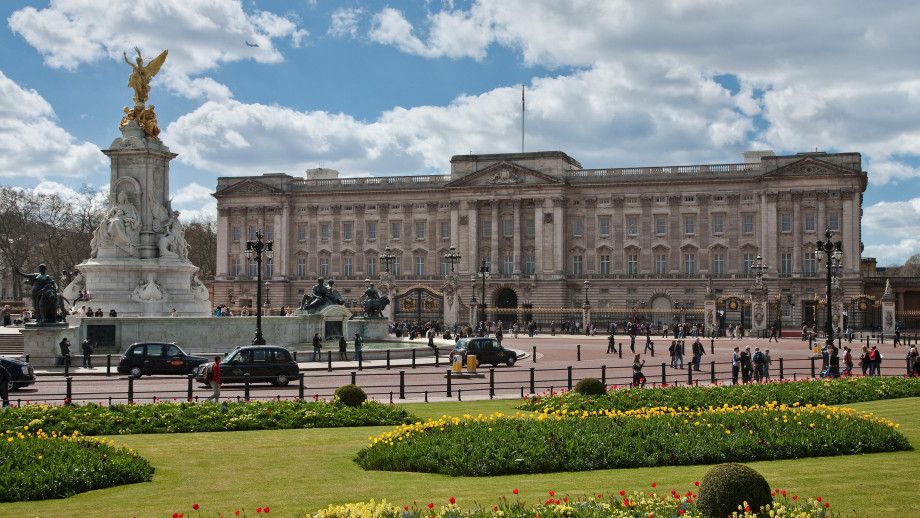 Buckingham_Palace_Photo by DAVID ILIFF_web