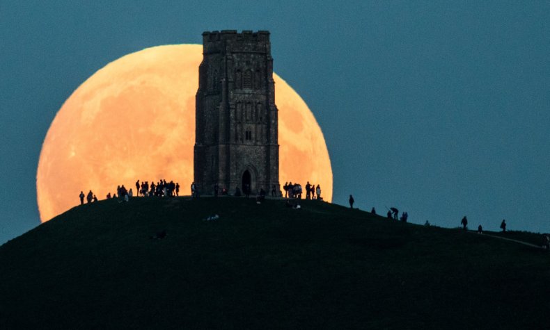 1_24_Glastonbury lunar eclipse
