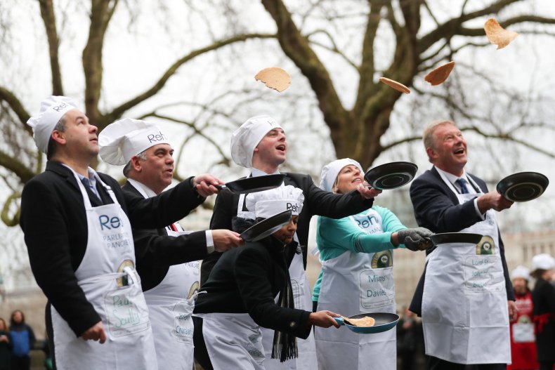 2_13_Pancake race