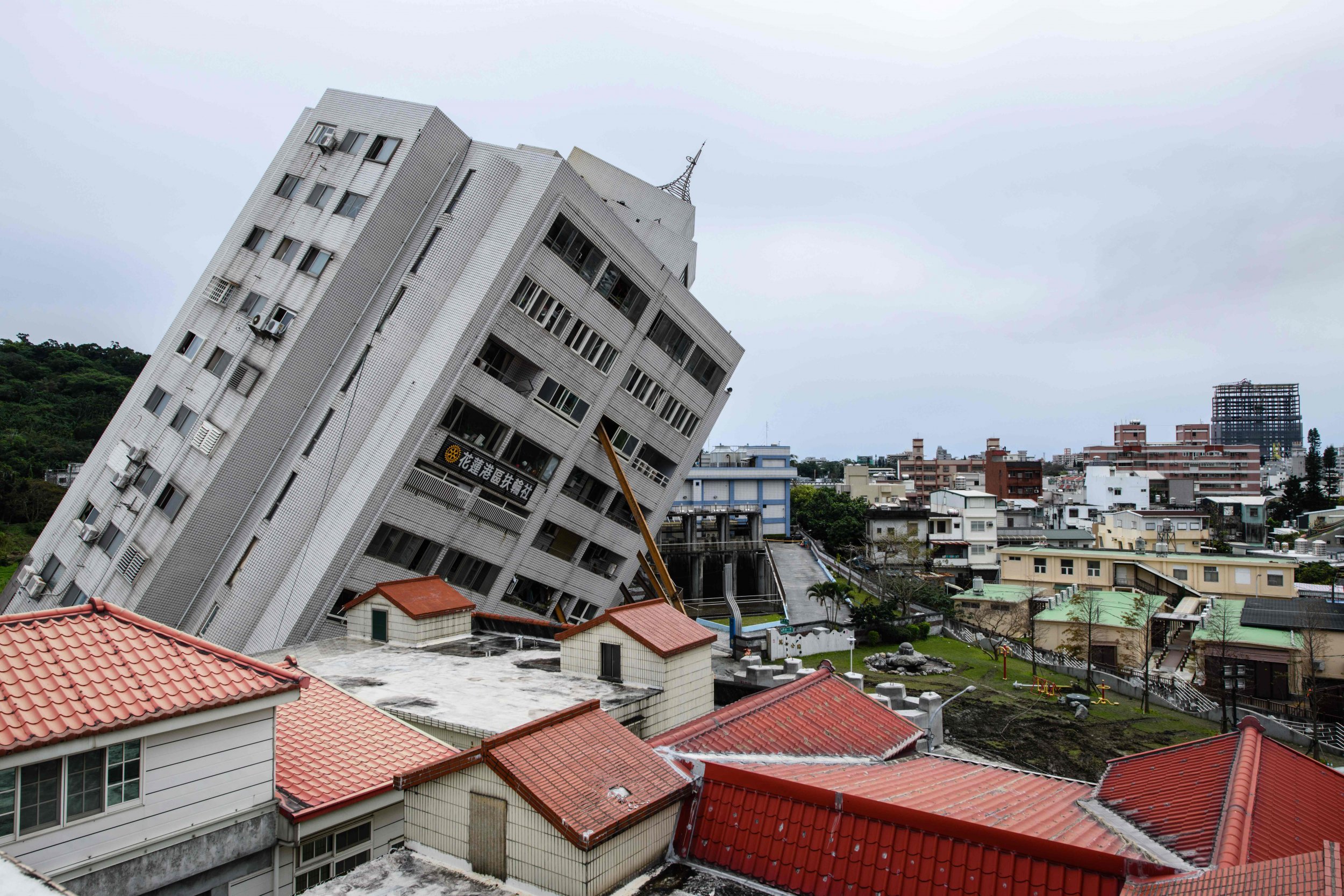 Taiwan earthquake building