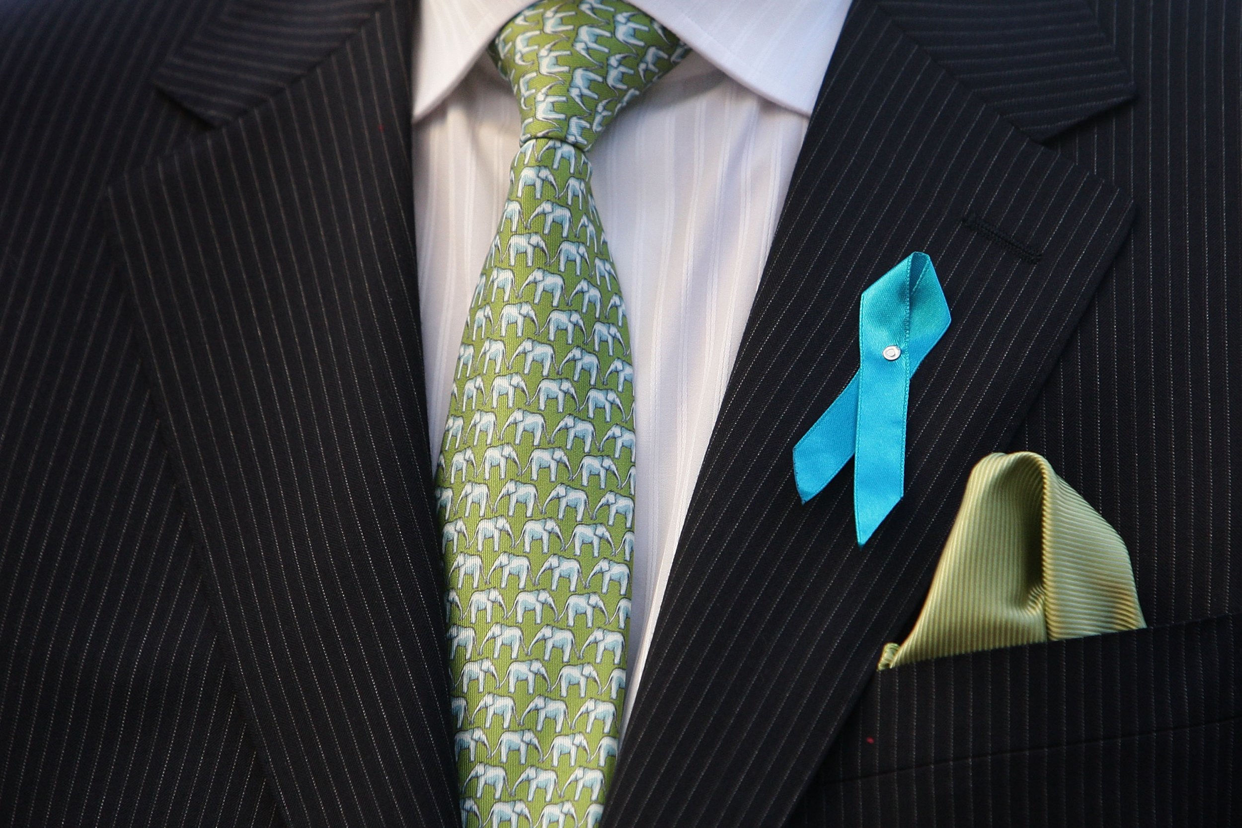 ovarian cancer ribbon man