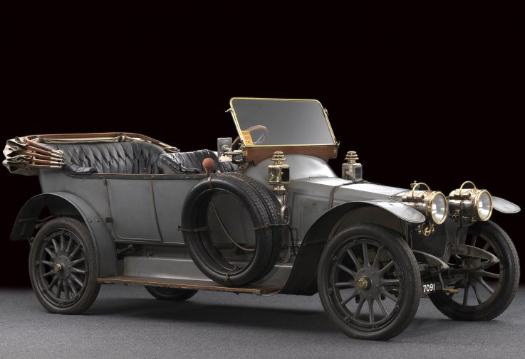 Retromobile 2018: Beautiful rare classic and vintage cars go on ...