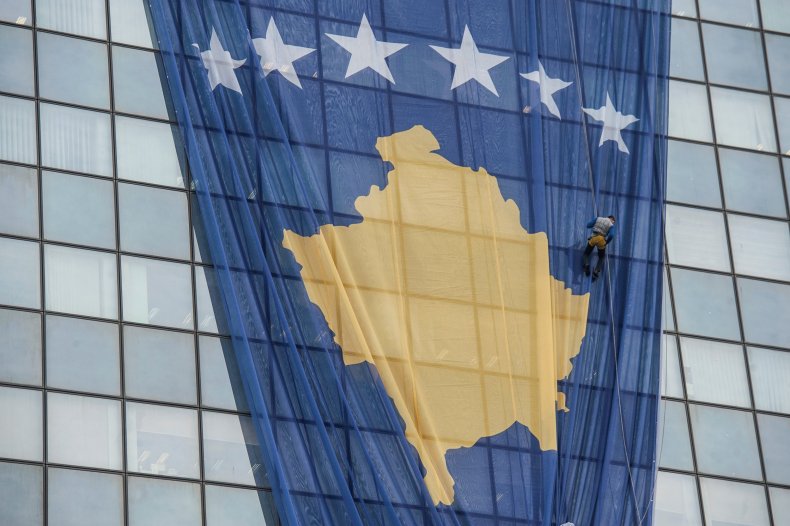 GettyImages-918171852 Kosovo flag
