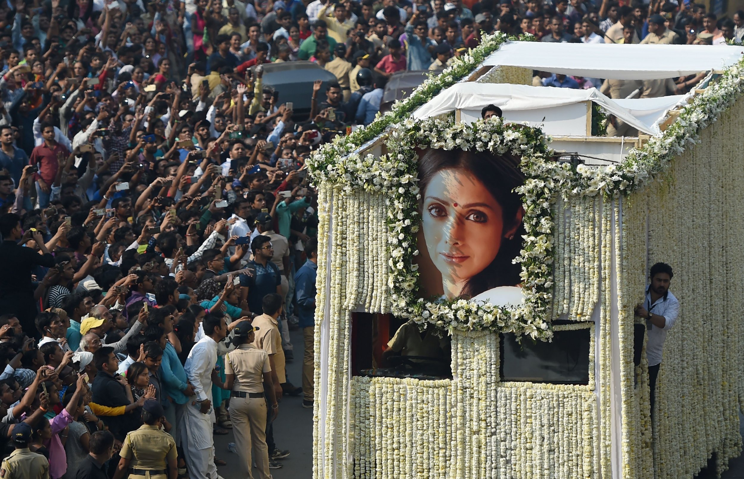 What Boney Kapoor Said After Sridevi s Funeral Bollywood Legend s Husband Pens Emotional Open 