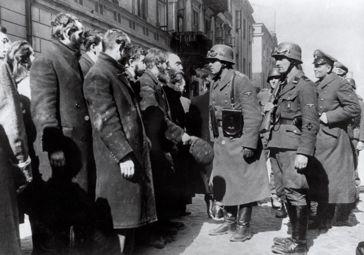 GettyImages-103933291 Warsaw Ghetto Nazis