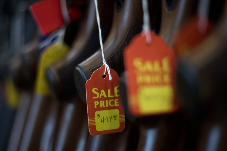GettyImages-866380872 Gun sale