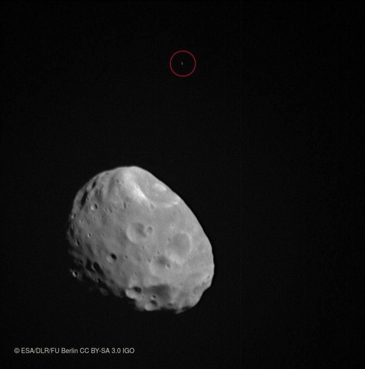 Phobos_and_background_star Phobos_and_background_star