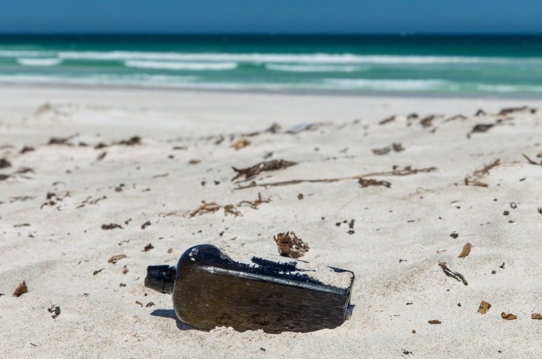 oldest-message-in-a-bottle-bottle-on-beach
