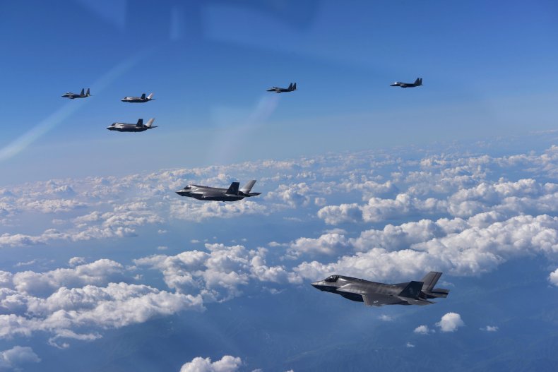 GettyImages-841131170 US warplanes near north korea