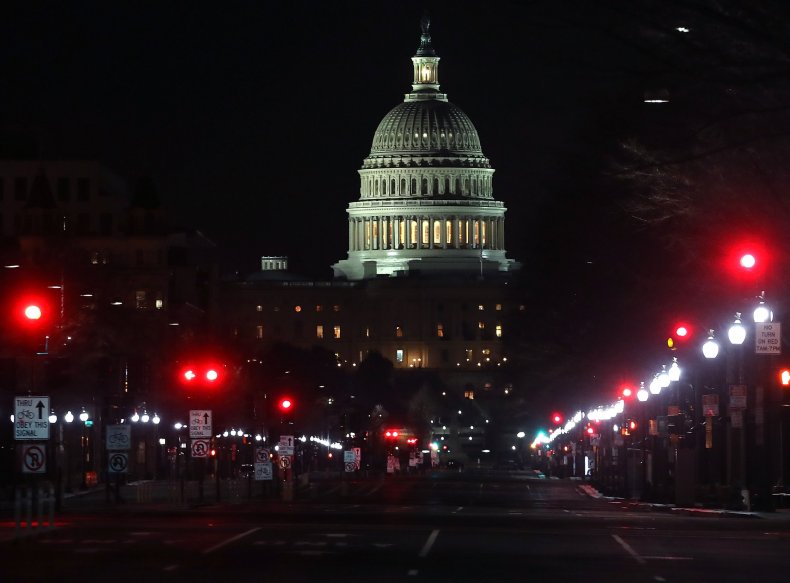 GettyImages-916058564 US Capitol at night